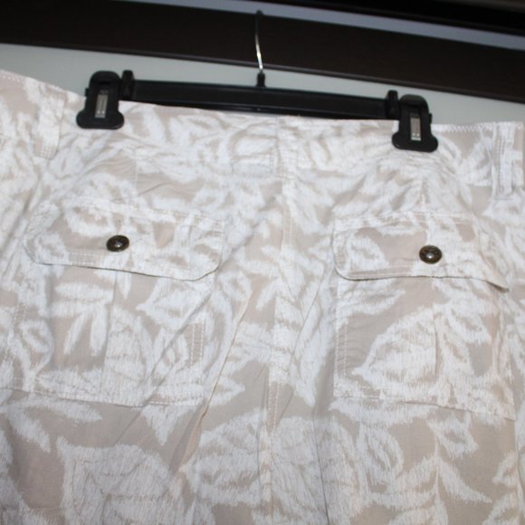 Style & Co. Women's 14 Printed Capri Pant - Picture 6 of 9